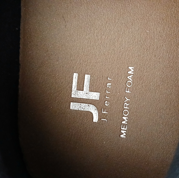 J.Ferrar Memory Foam Size 12M $35 - Picture 7 of 7